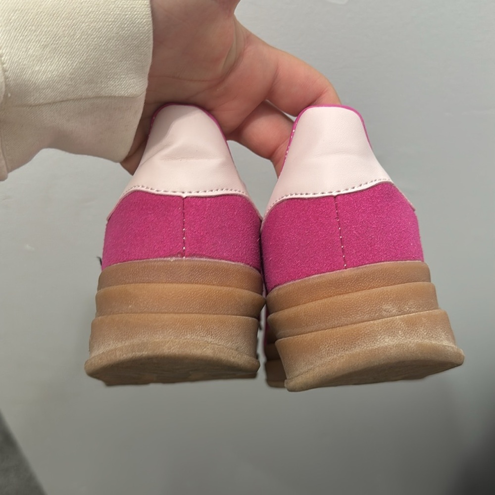 Shoes - Picture 5 of 8